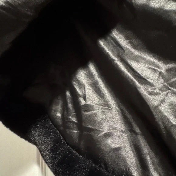 Black Faux Fur Shrug. Holiday/Party/Winter. Never worn. Precise craftsmanship. - Picture 3 of 6